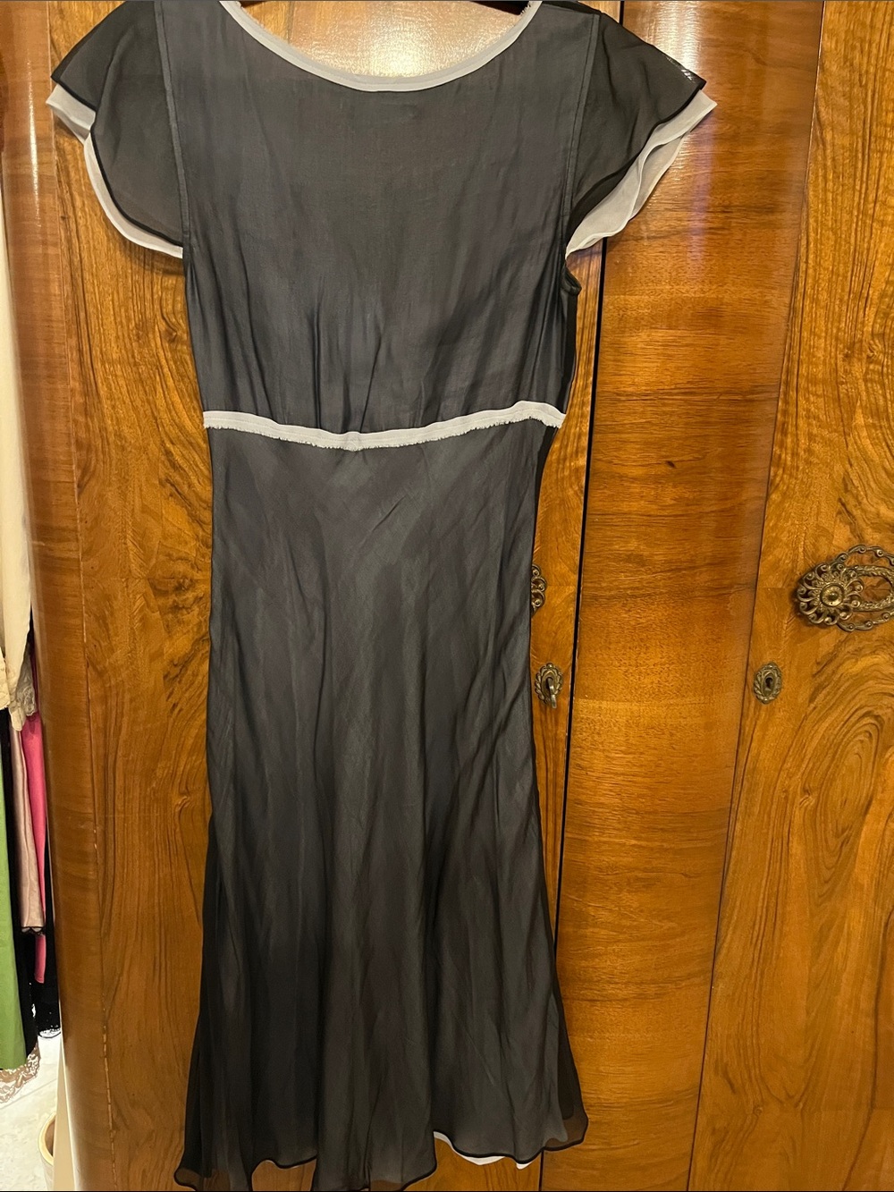 BCBGMaxAzria 100% Silk Black Sheer V-Neck Midi Dress with Blue-Gray Trim Size 6 - Picture 8 of 10